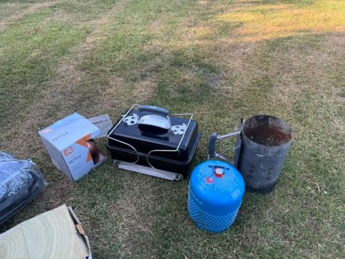 Camping Tent and numerous camping accessories - Image 3