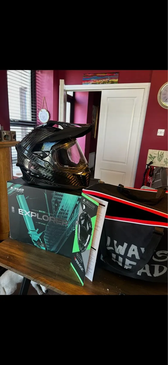 Ls2 carbon adventure helmet xl - Image 1