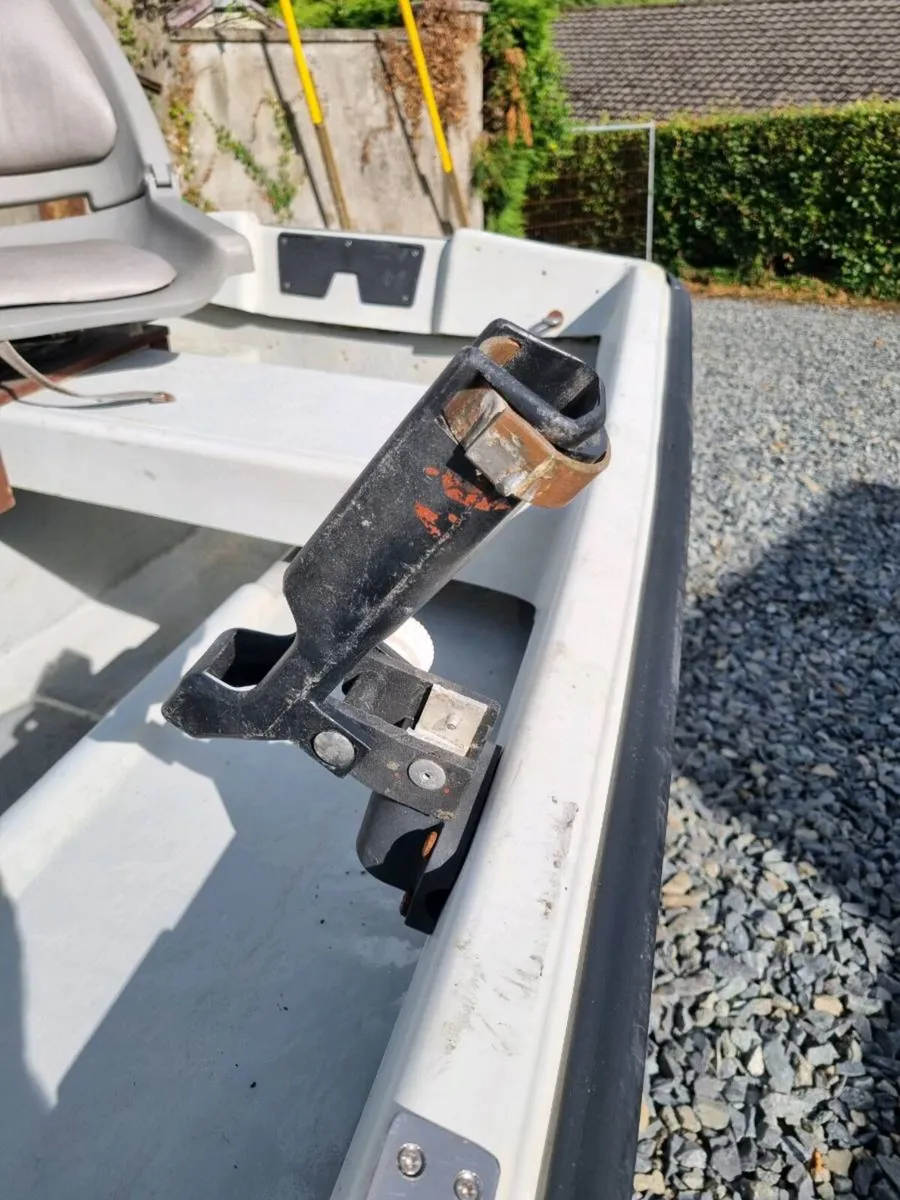 19ft Boat - Image 4