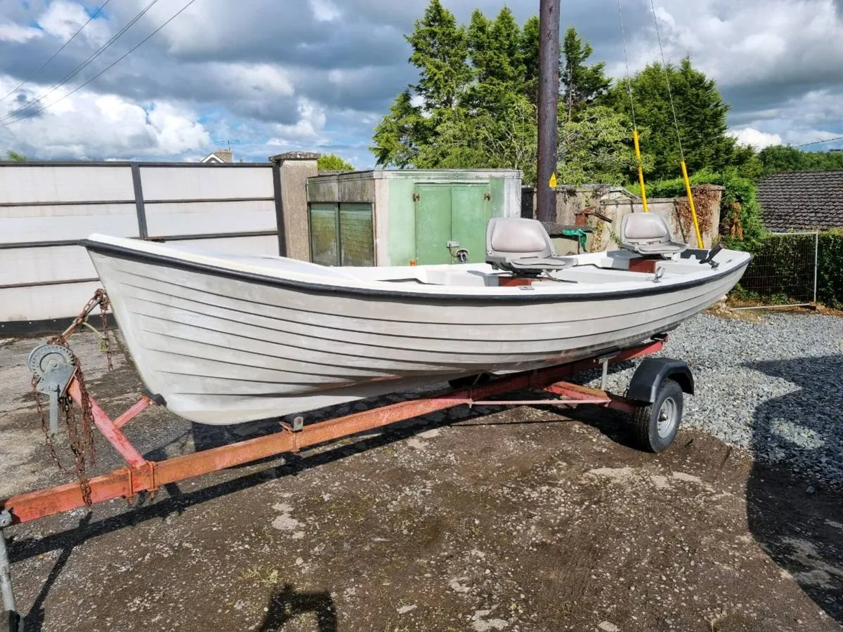 19ft Boat - Image 1