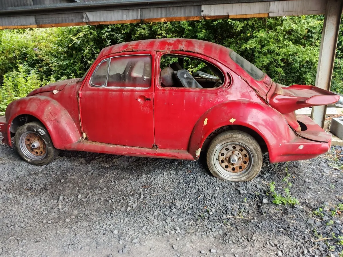 Volkswagen beetle for parts - Image 1