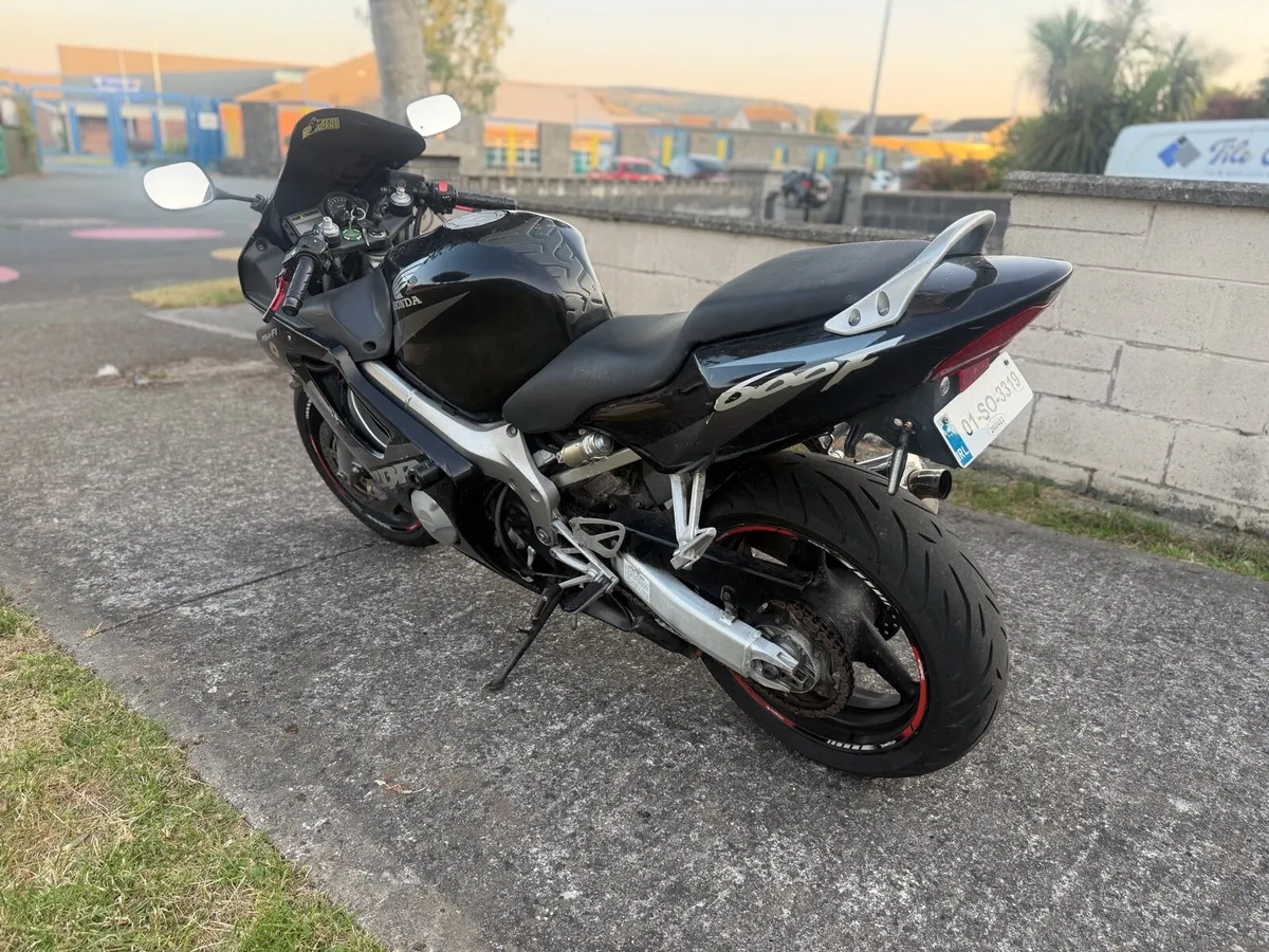 CBR 600 - Image 4