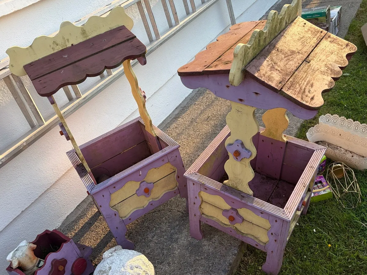 mix of garden statues and pots €50 together - Image 3