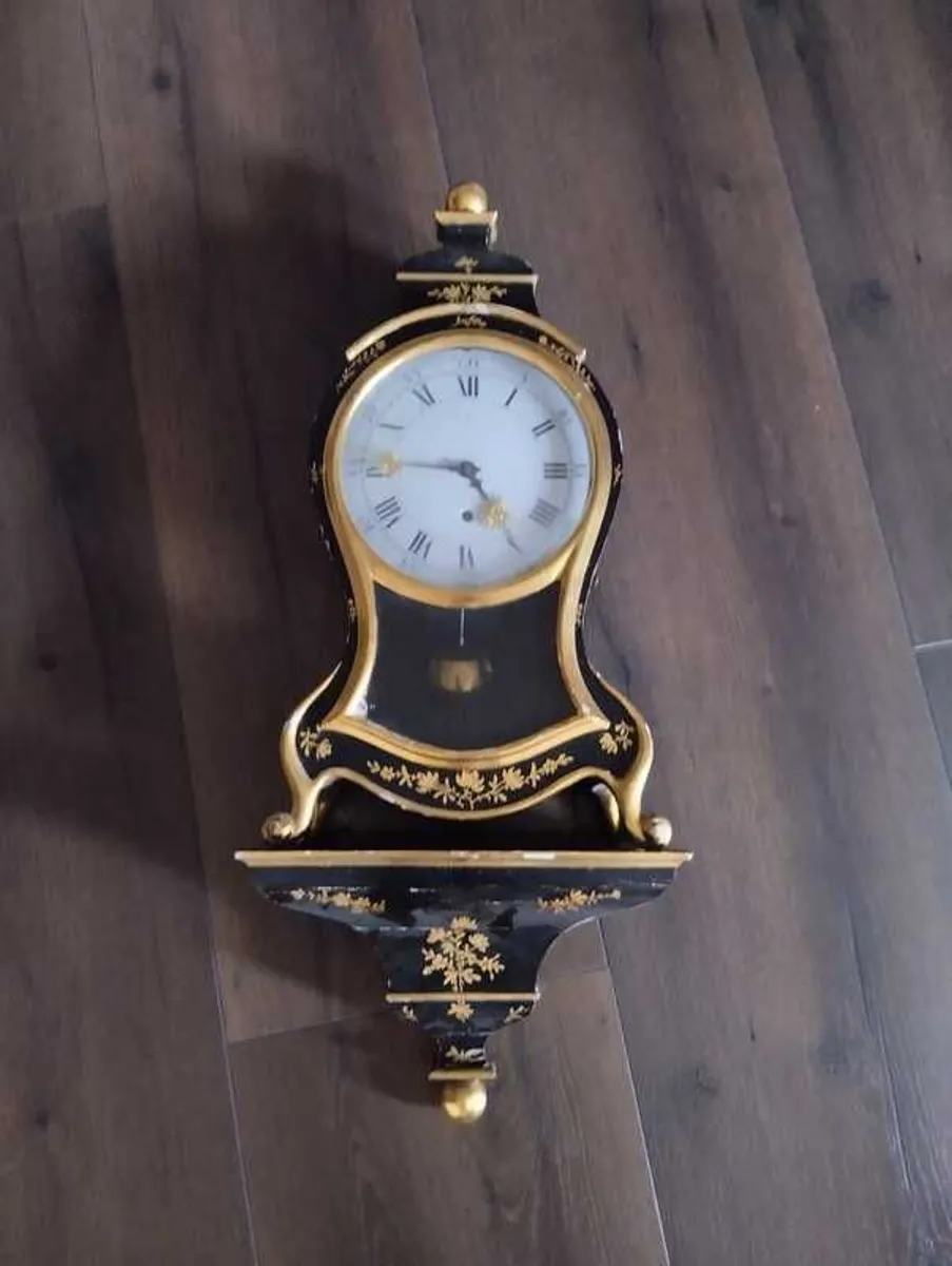 Original 19th-Century French Bracket Clock Set with Wall Console Professionally Serviced! - Image 2