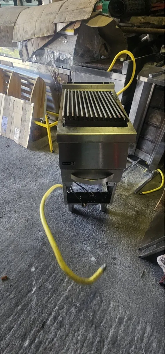 Grill - Image 1