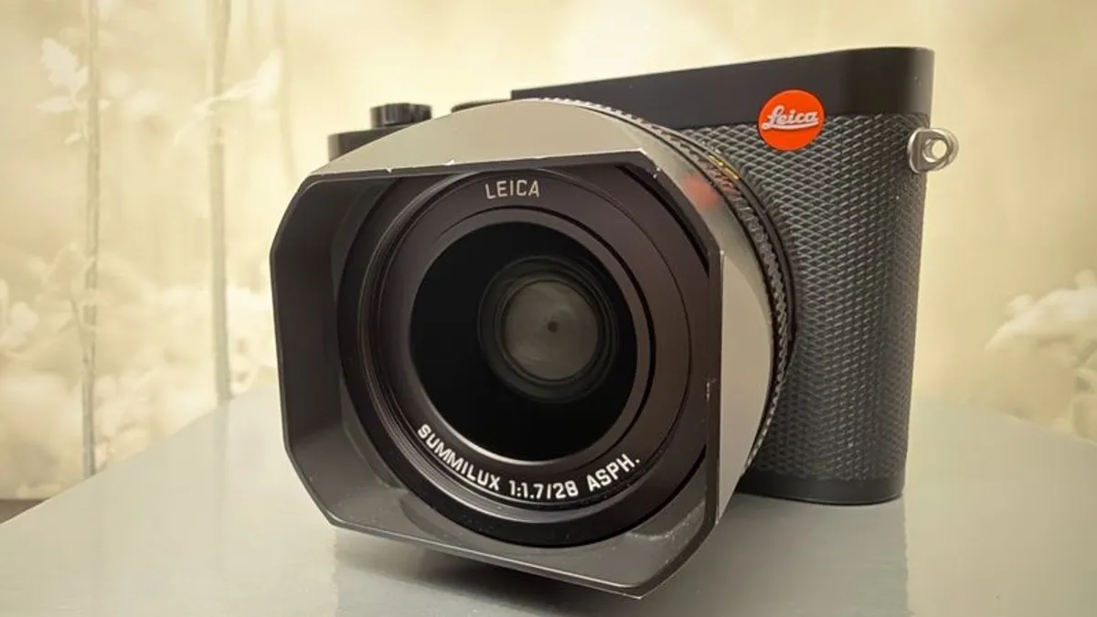 Leica Q2 like new with original accessories - Image 2