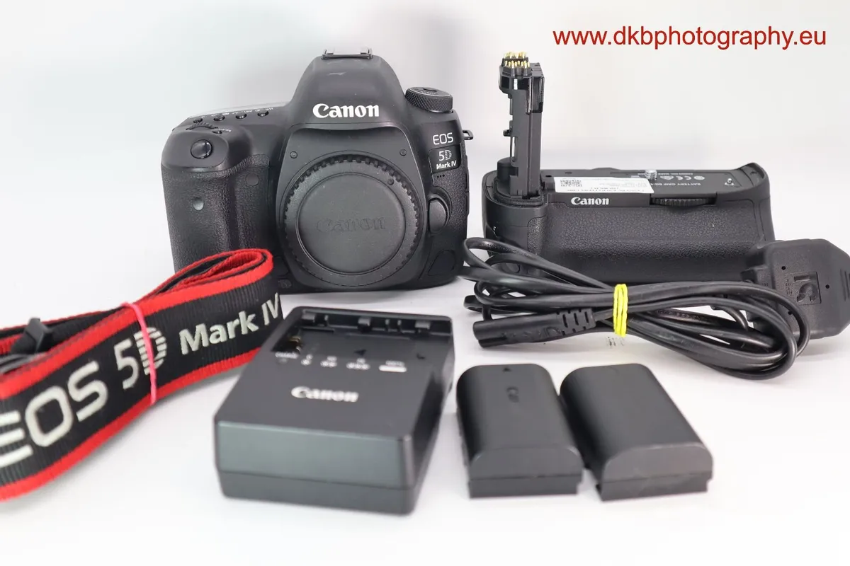 CANON 5D MK IV CAMERA & CANON BG-E20 BATTERY GRIP - Image 1