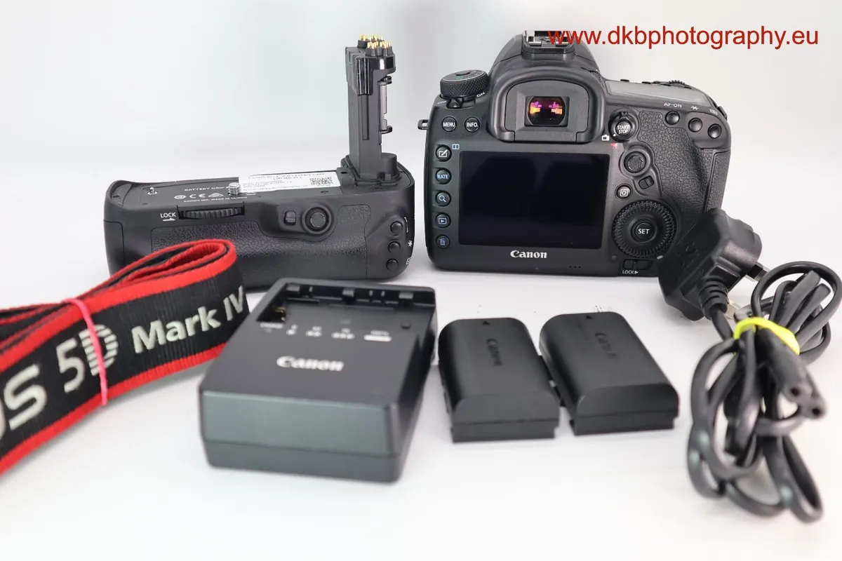 CANON 5D MK IV CAMERA & CANON BG-E20 BATTERY GRIP - Image 2