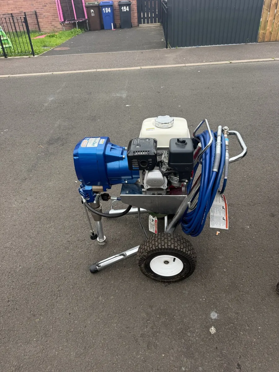 Paint sprayer - Image 2