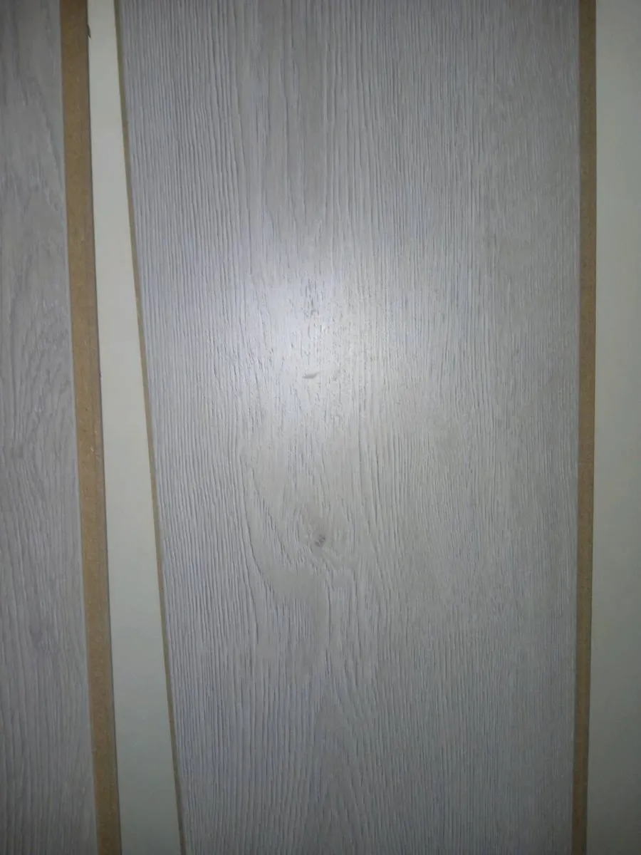 laminate flooring - Image 3