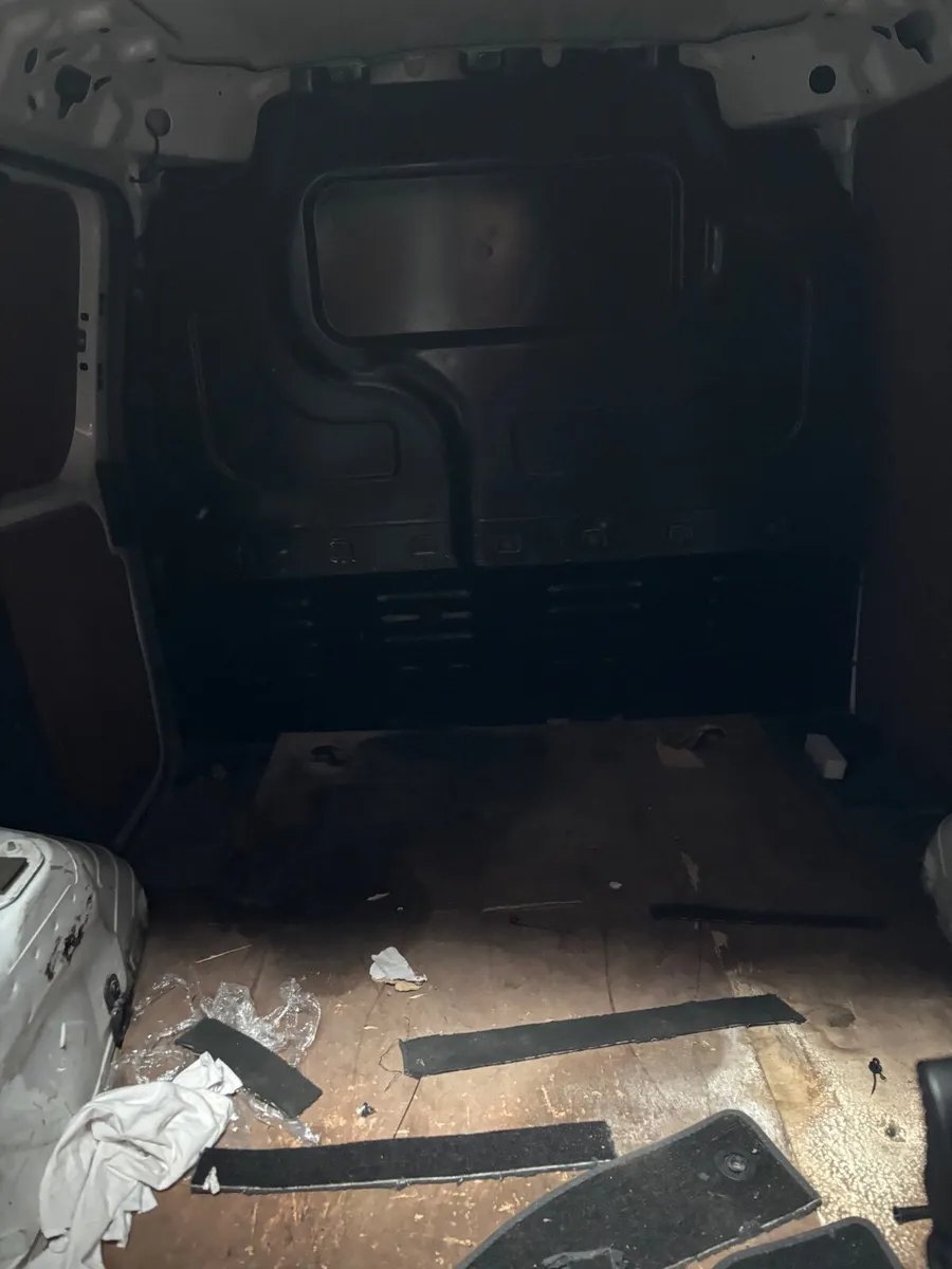 Ford courier - Image 3
