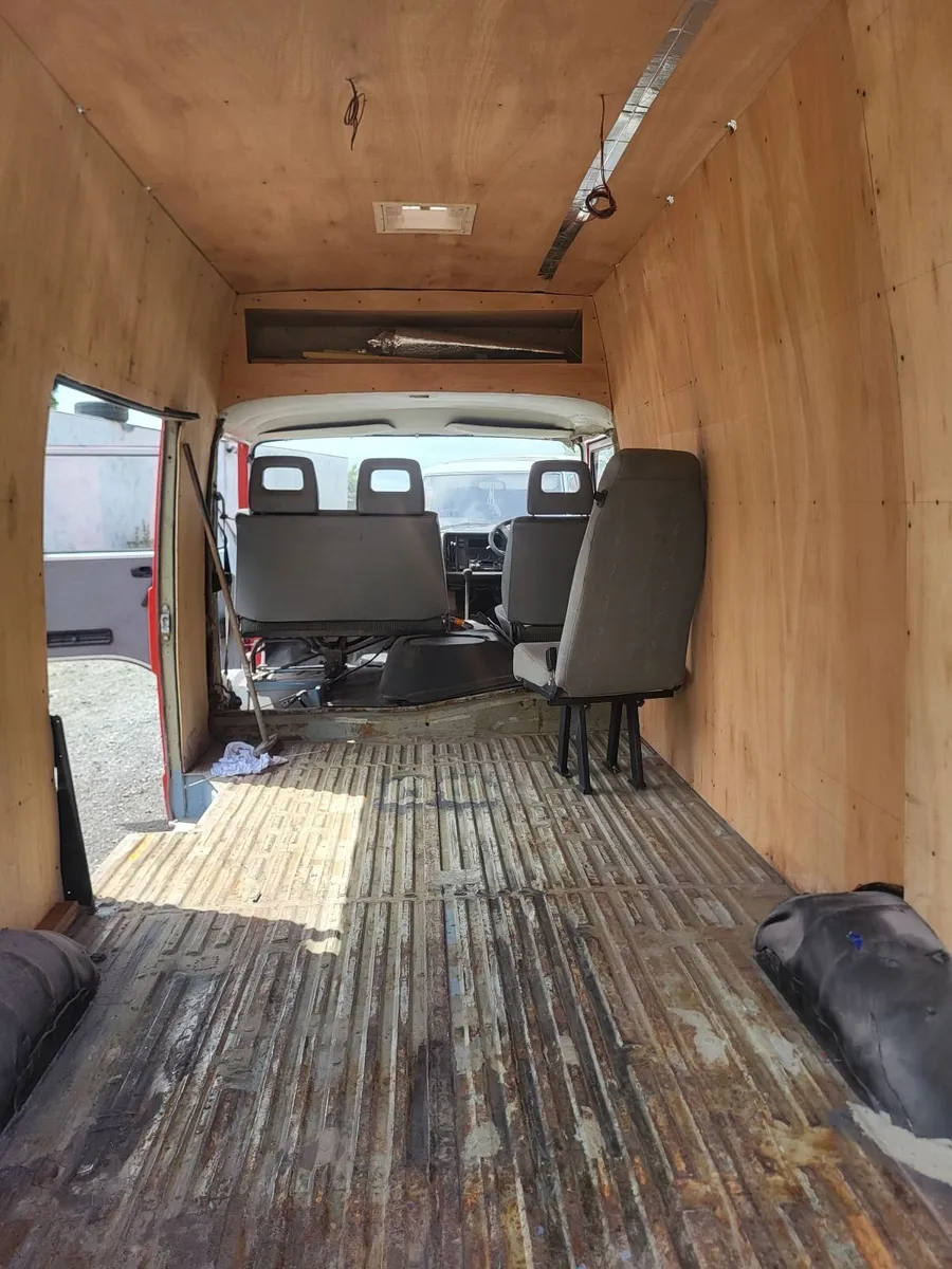 Camper - Image 2