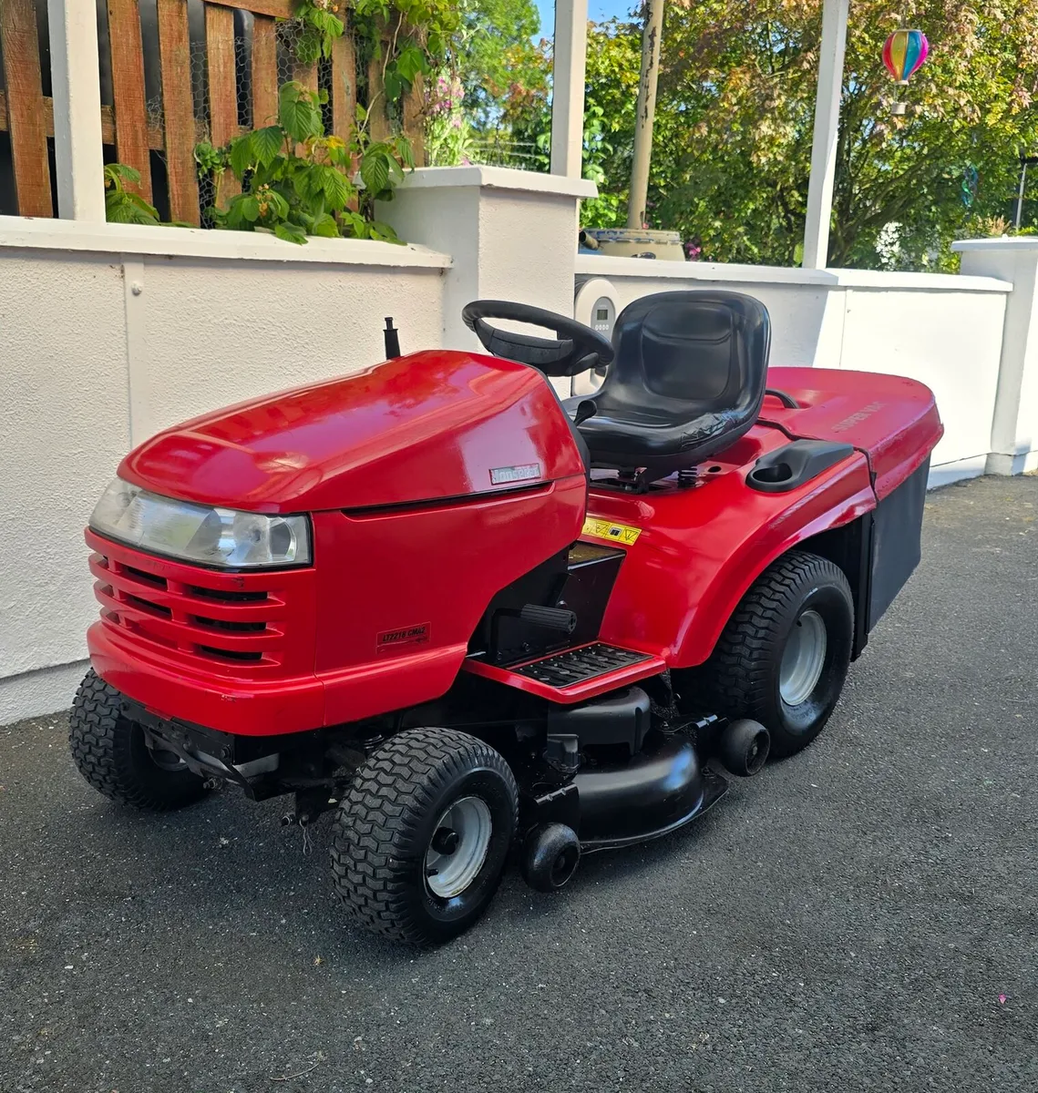 Jonsered husqvarna 18hp - Image 1