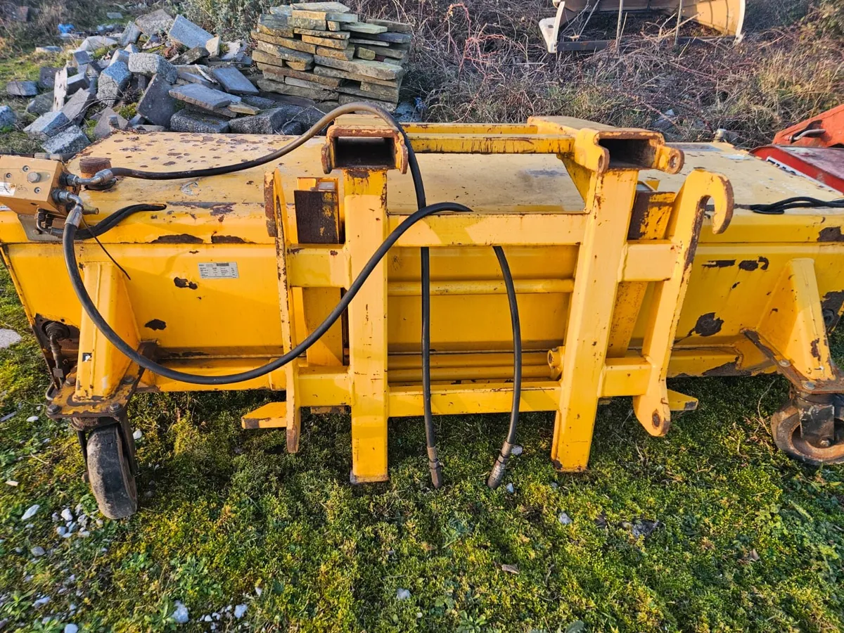 JCB SC240 Hydraulic Sweeper collector - Image 1