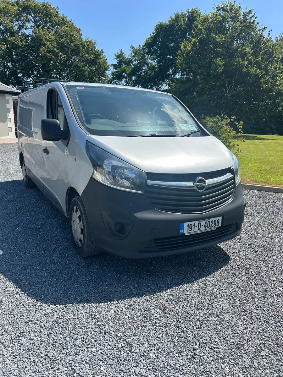 Opel vivaro van - Image 2