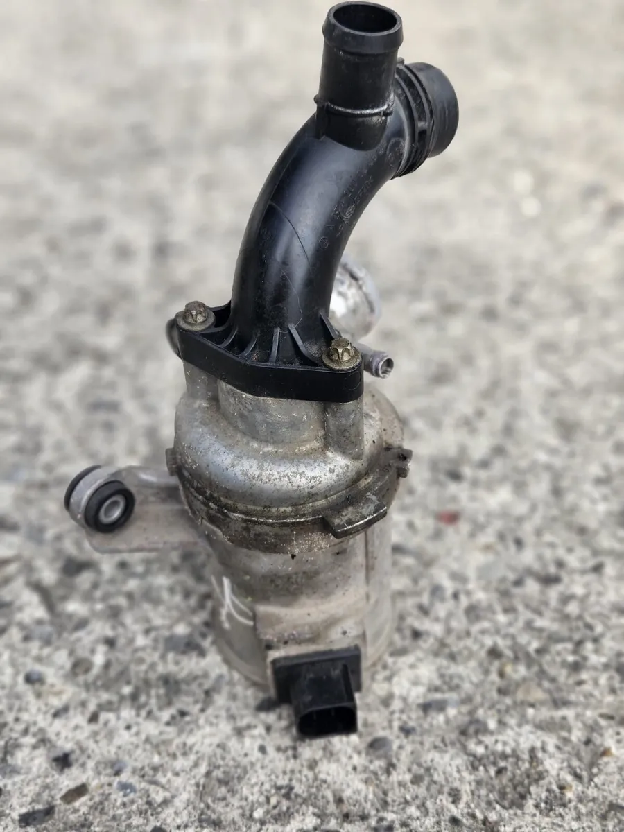Water pump for sale - Image 2