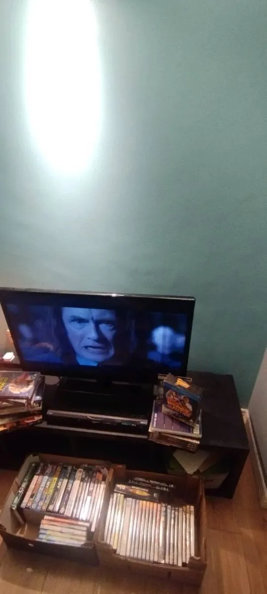 Panasonic TV and Dvd player - Image 1