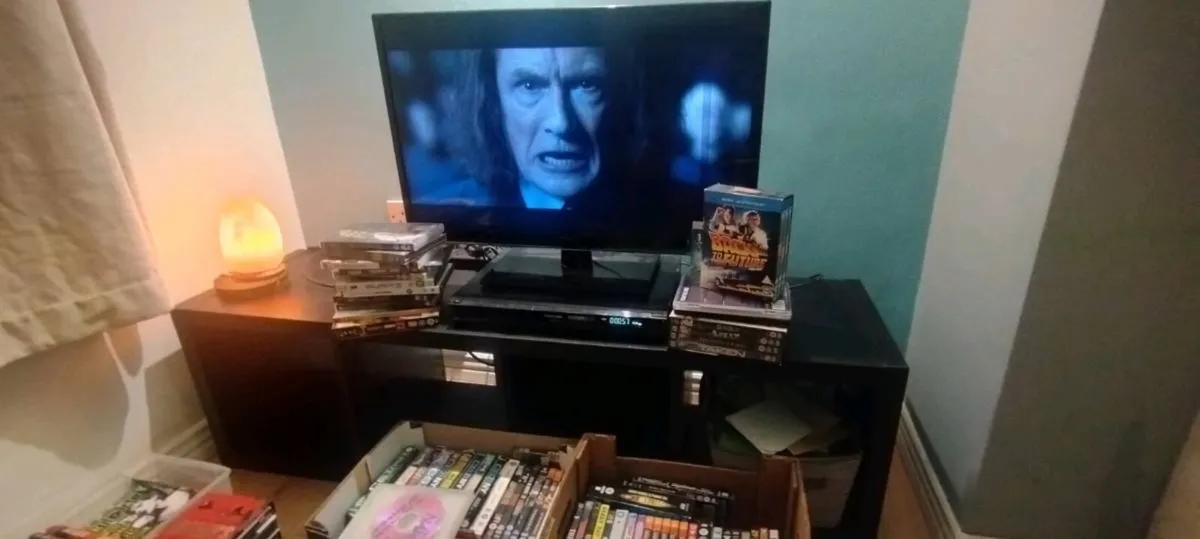 Panasonic TV and Dvd player - Image 2
