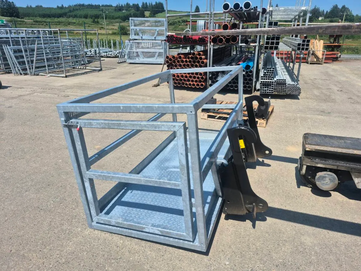 Galvanised side spreader - Image 3