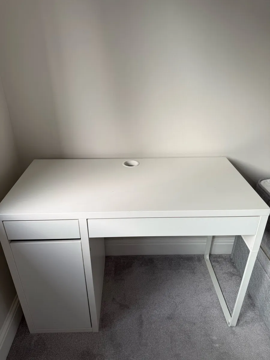 Desk - Image 2