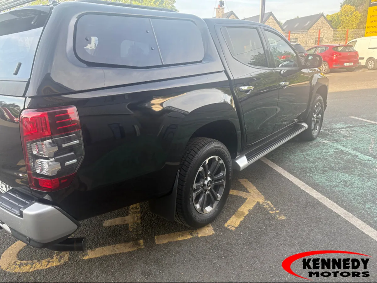 Mitsubishi L200 INSTYLE 6AT 4DR AUTO 2.5 DID CR 4W - Image 3
