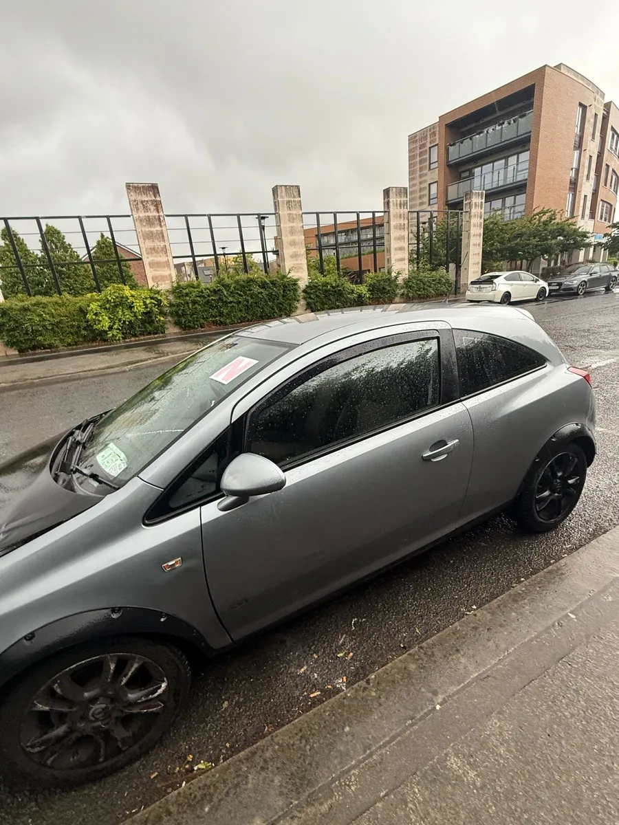 A car - Image 1