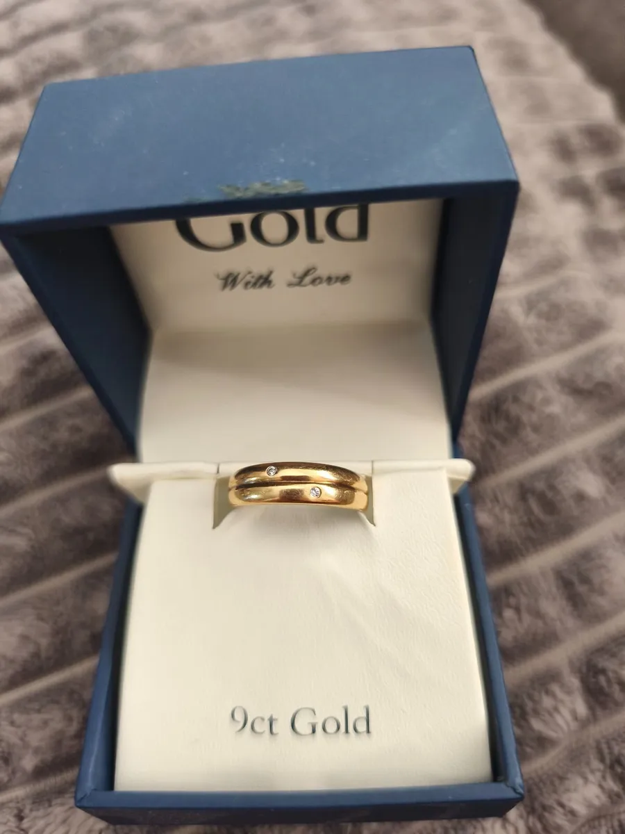 9ct Gold Ring size M or N - Image 1