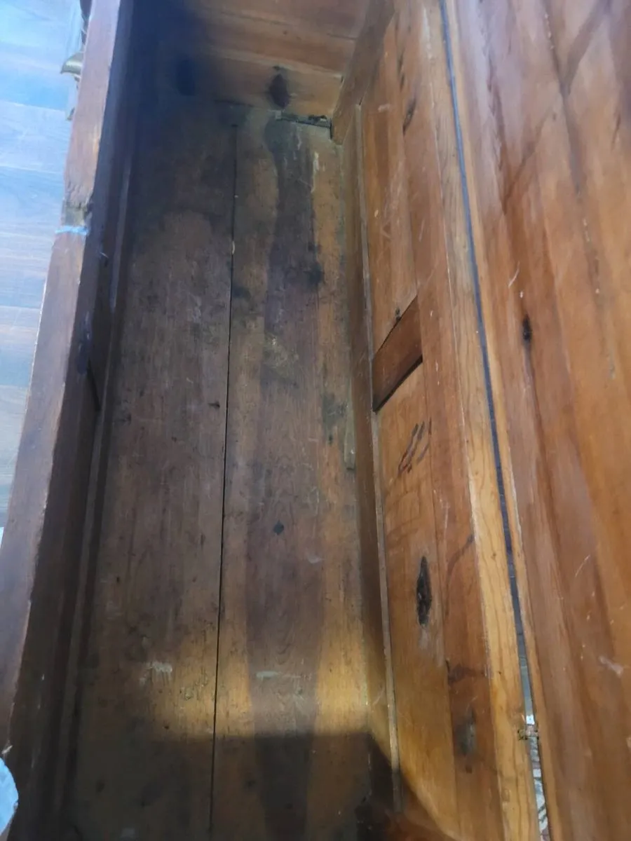 2 antique chests. 200 eu.each. - Image 3