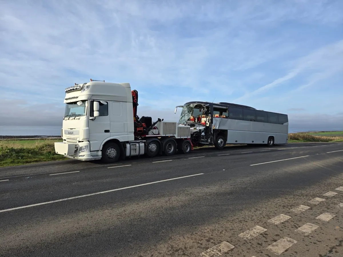 Tow truck / Heavy Wrecker - Image 2