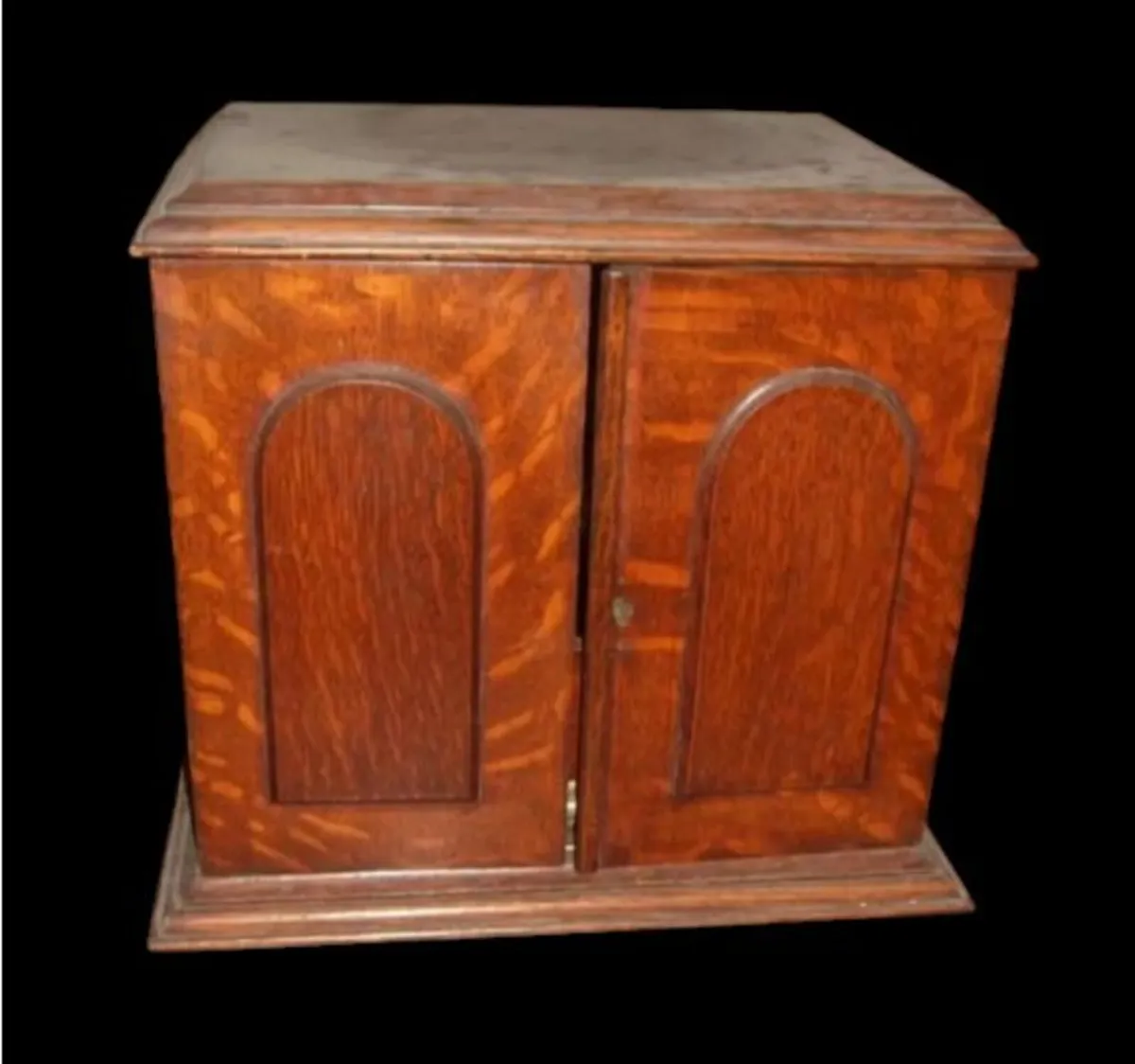 Authentic Vintage Victorian Tantalus - Image 4