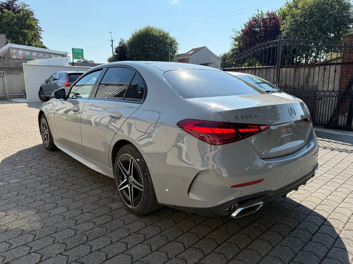 2025 Mercedes C-Class 300e Plug In - Image 4