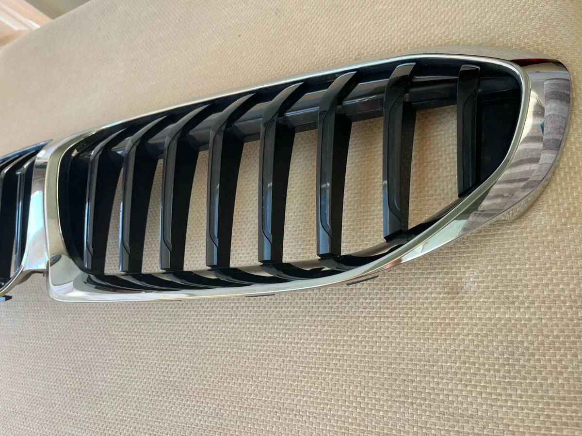 BMW G20 3Series Kidney Grille - Genuine OEM Chrome - Image 2