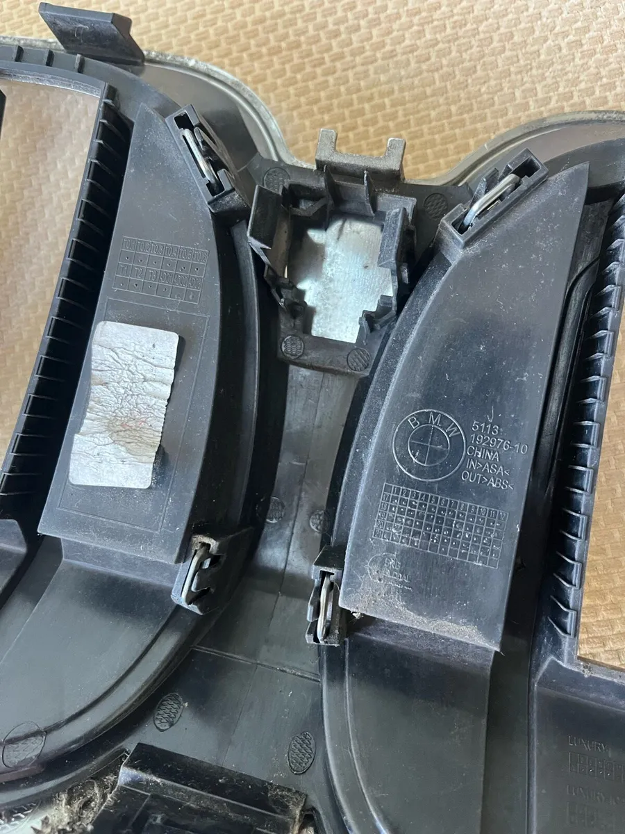 BMW G20 3Series Kidney Grille - Genuine OEM Chrome - Image 4