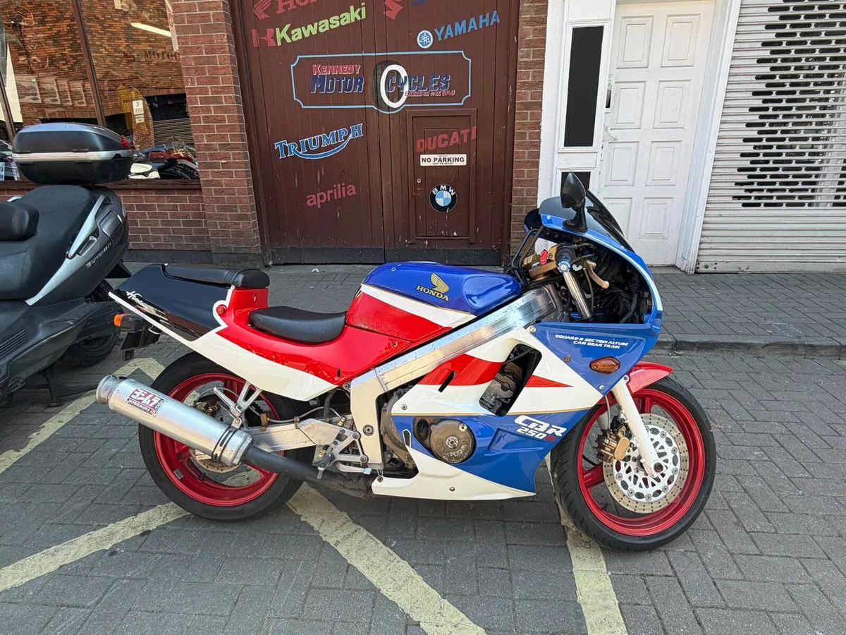 1991 CBR250R Hurricane MC19 - Image 1