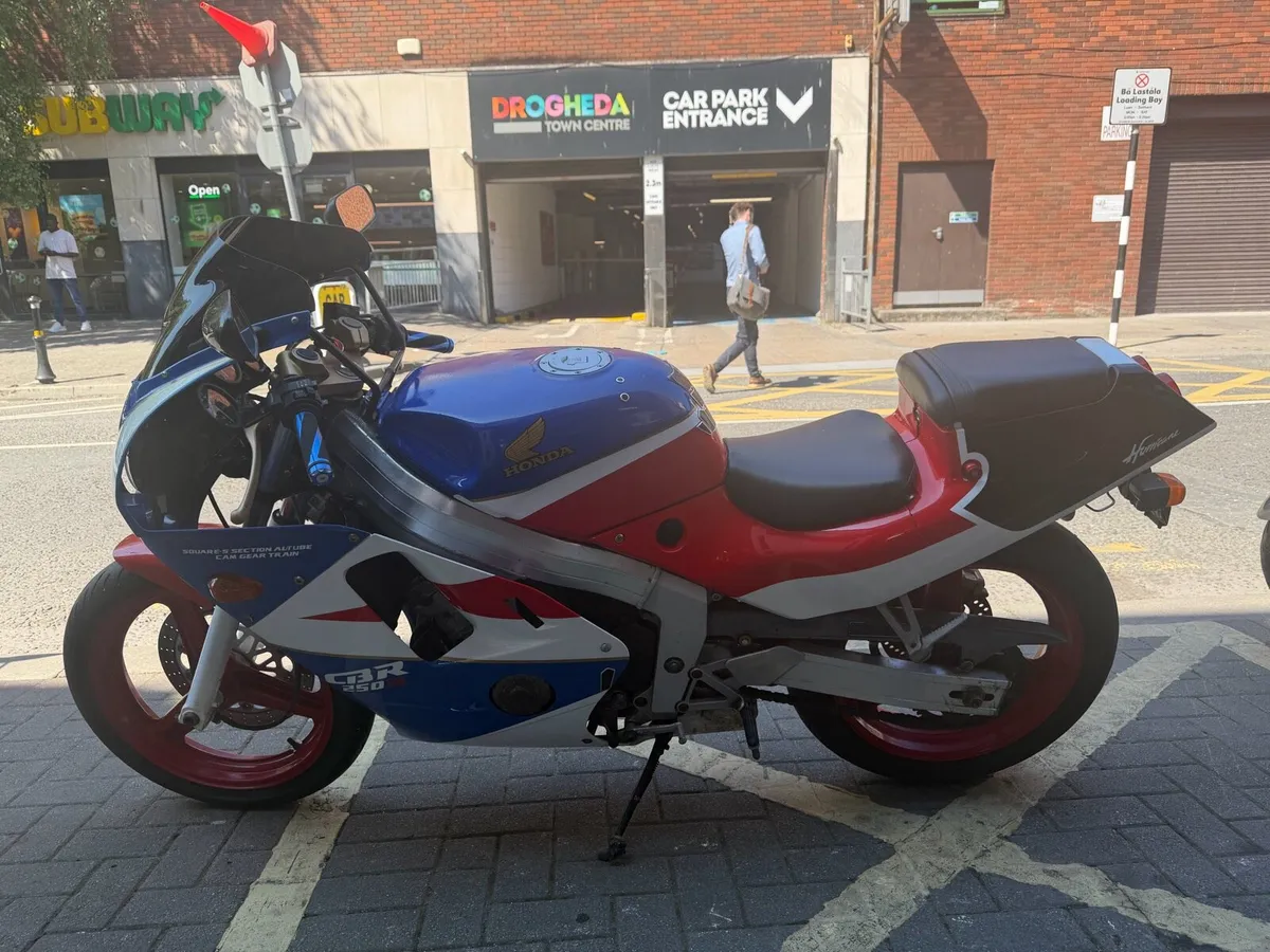1991 CBR250R Hurricane MC19 - Image 2