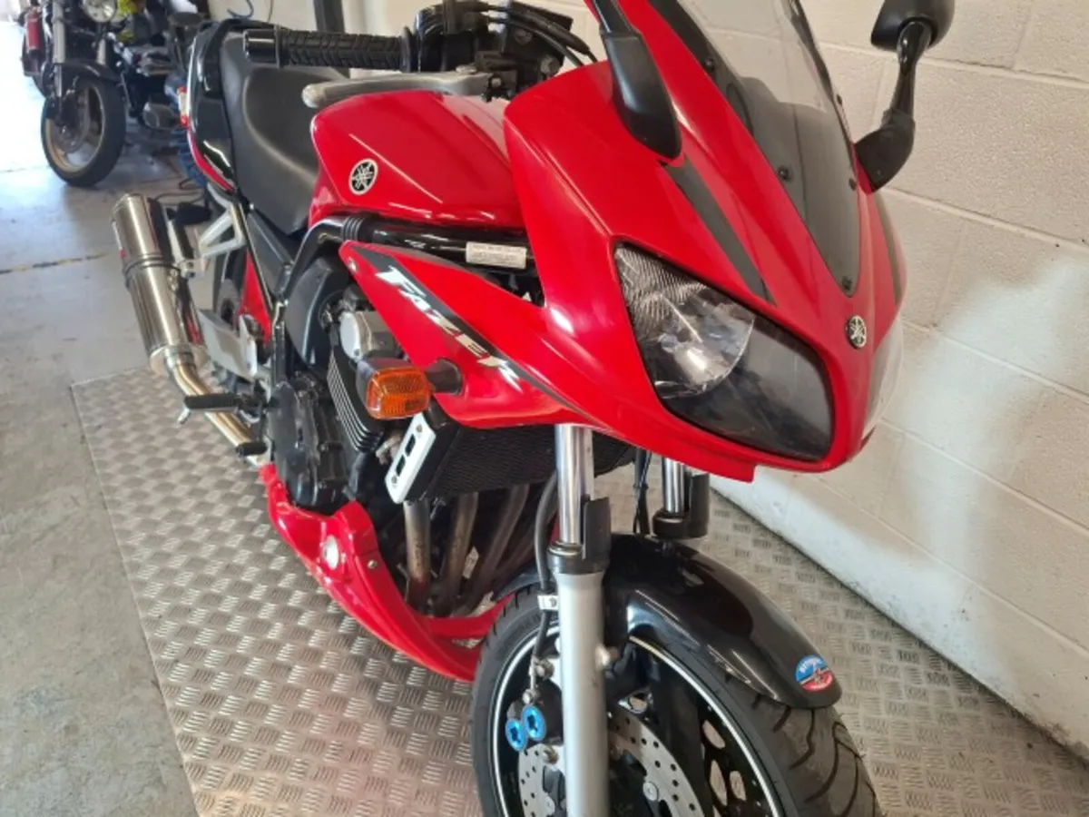 Yamaha Fazer 600 2004 - Image 2