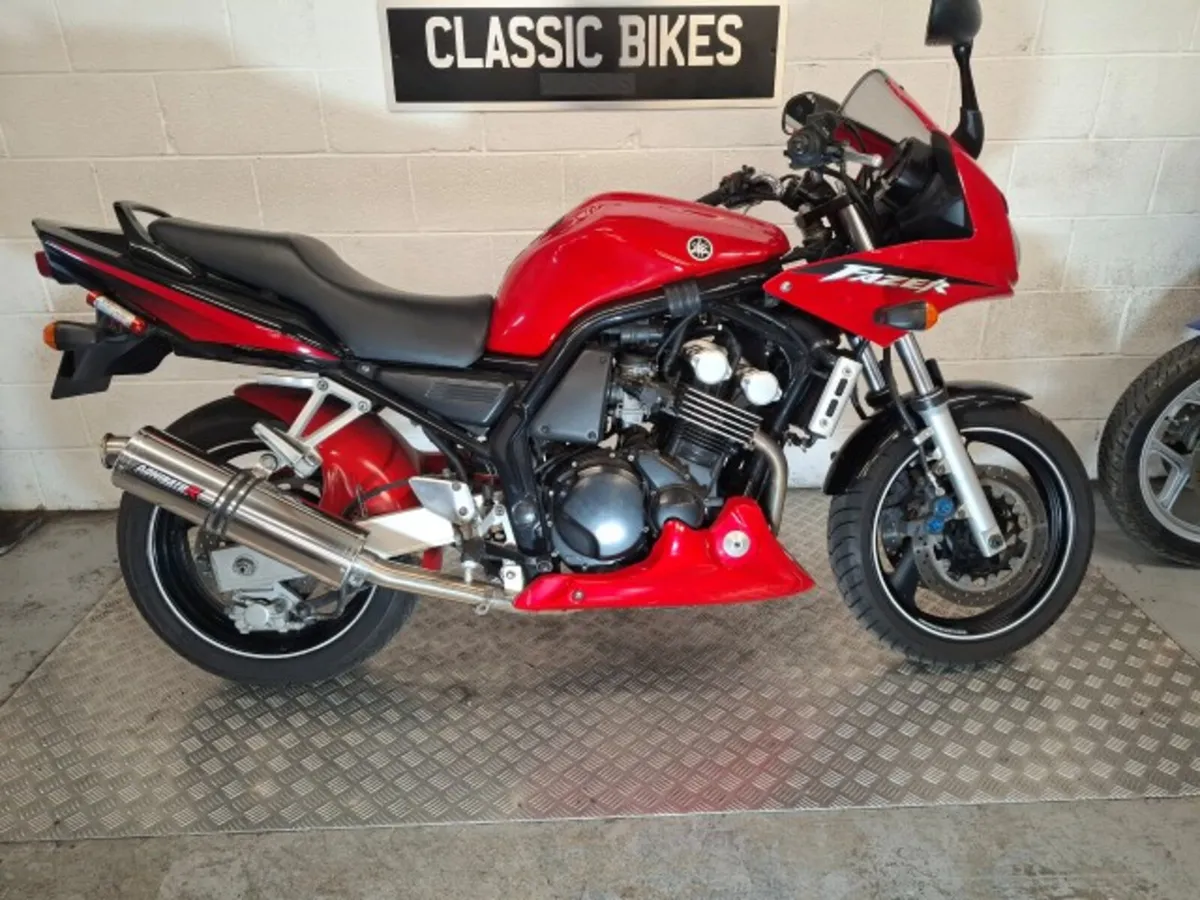 Yamaha Fazer 600 2004 - Image 1
