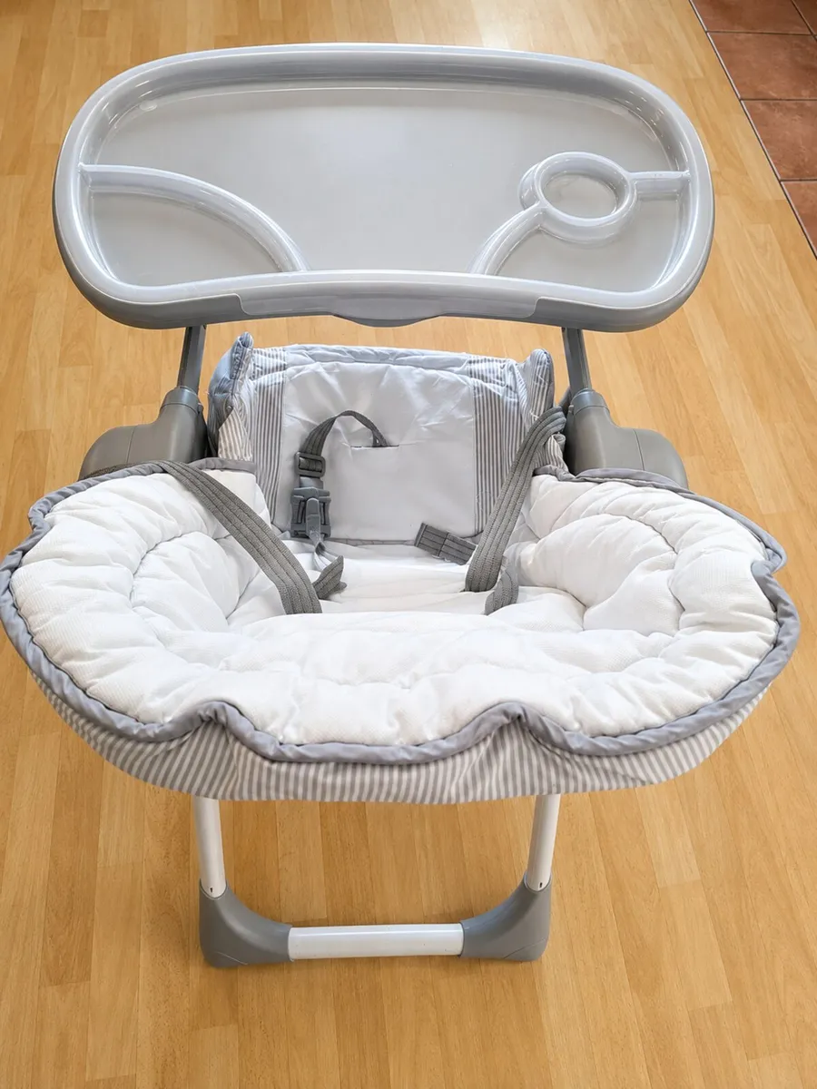 Baby High Chair with Tray – Excellent Condition - Image 3
