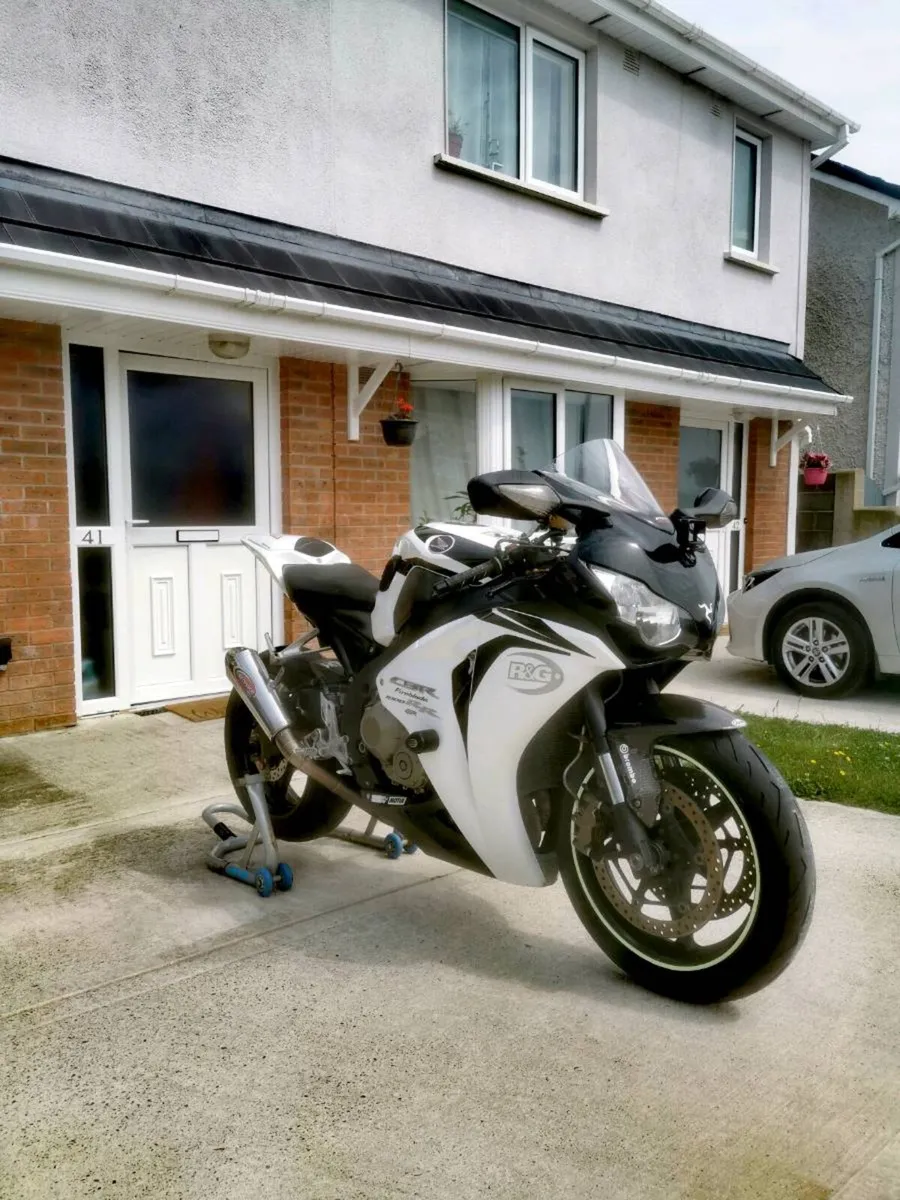 Honda CBR 1000cc - Image 2