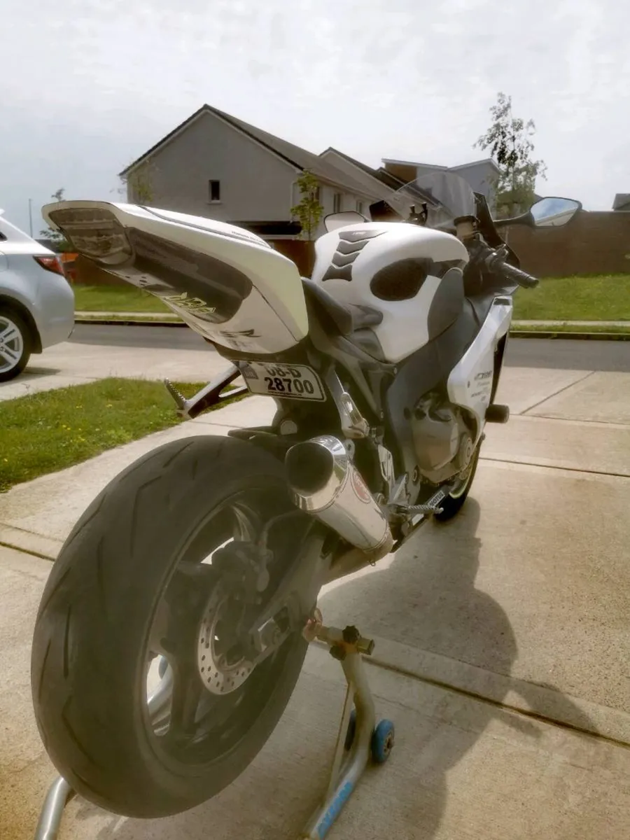 Honda CBR 1000cc - Image 4