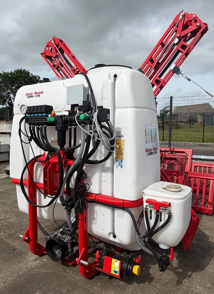 Grassmaster 15 metre sprayer - Image 2
