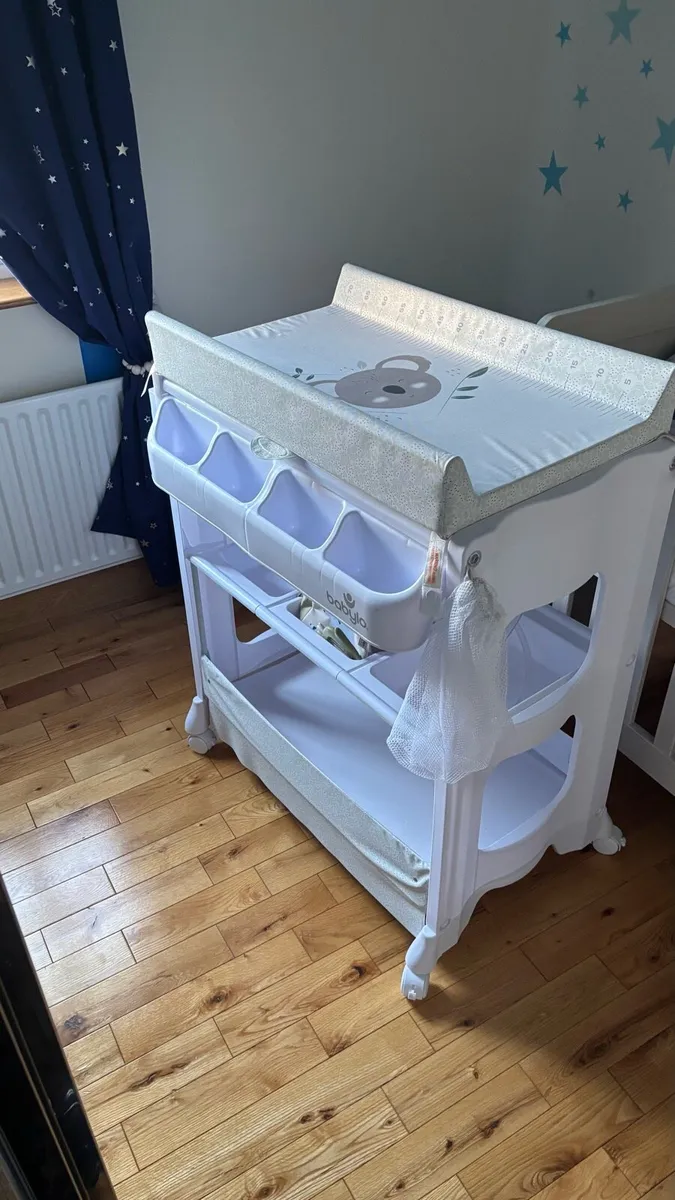 Babylo bath and baby changing table - Image 3
