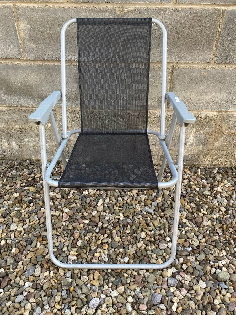 4 New Garden Chairs. Foldable - Image 1