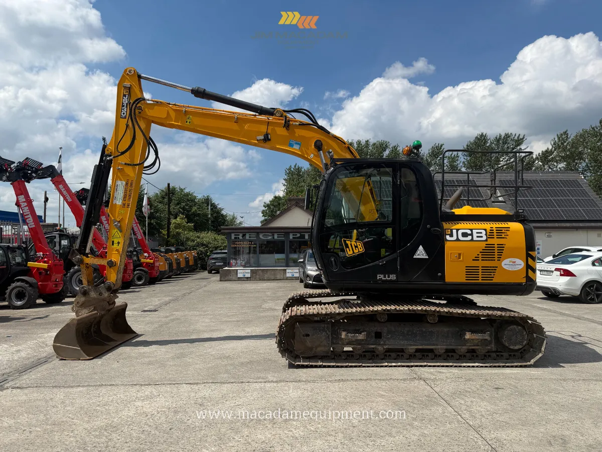 JCB JS130 LC Plus -  Year 2016 - Image 1