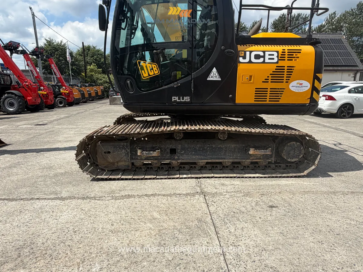 JCB JS130 LC Plus -  Year 2016 - Image 2