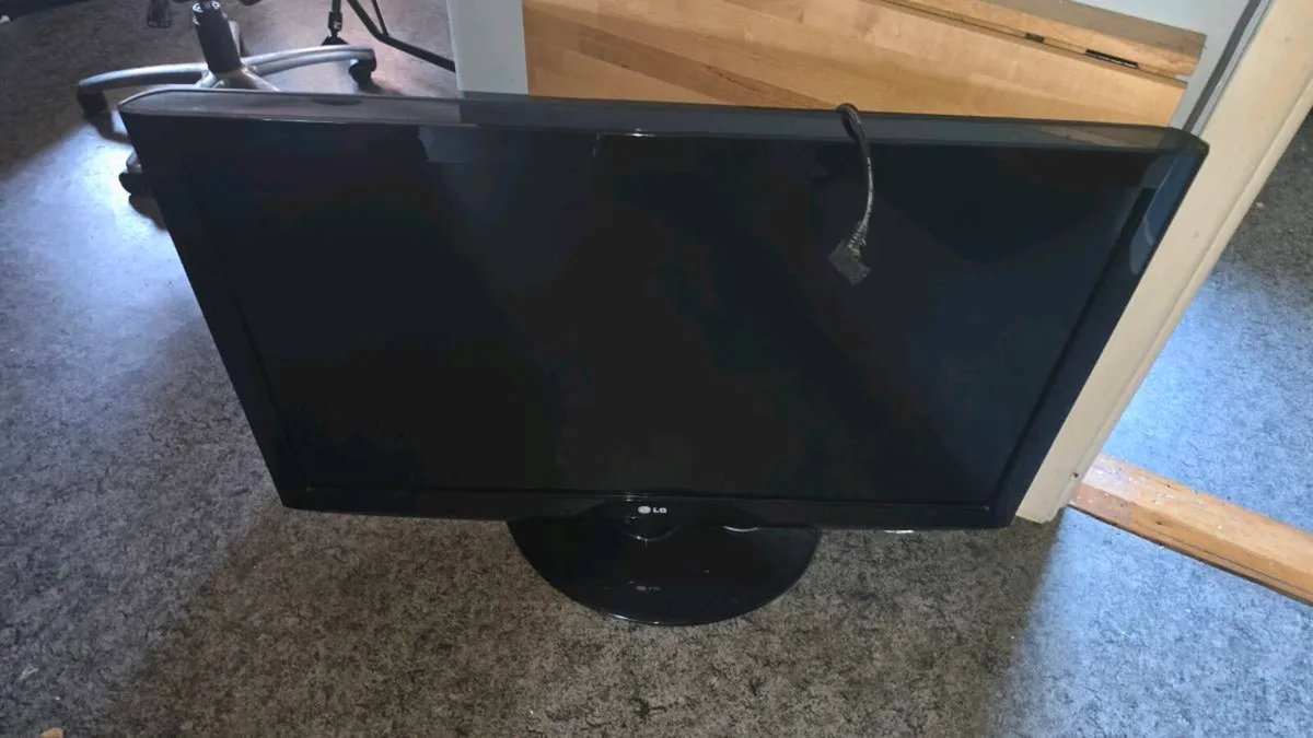 Lg flat tv led 42 - Image 1