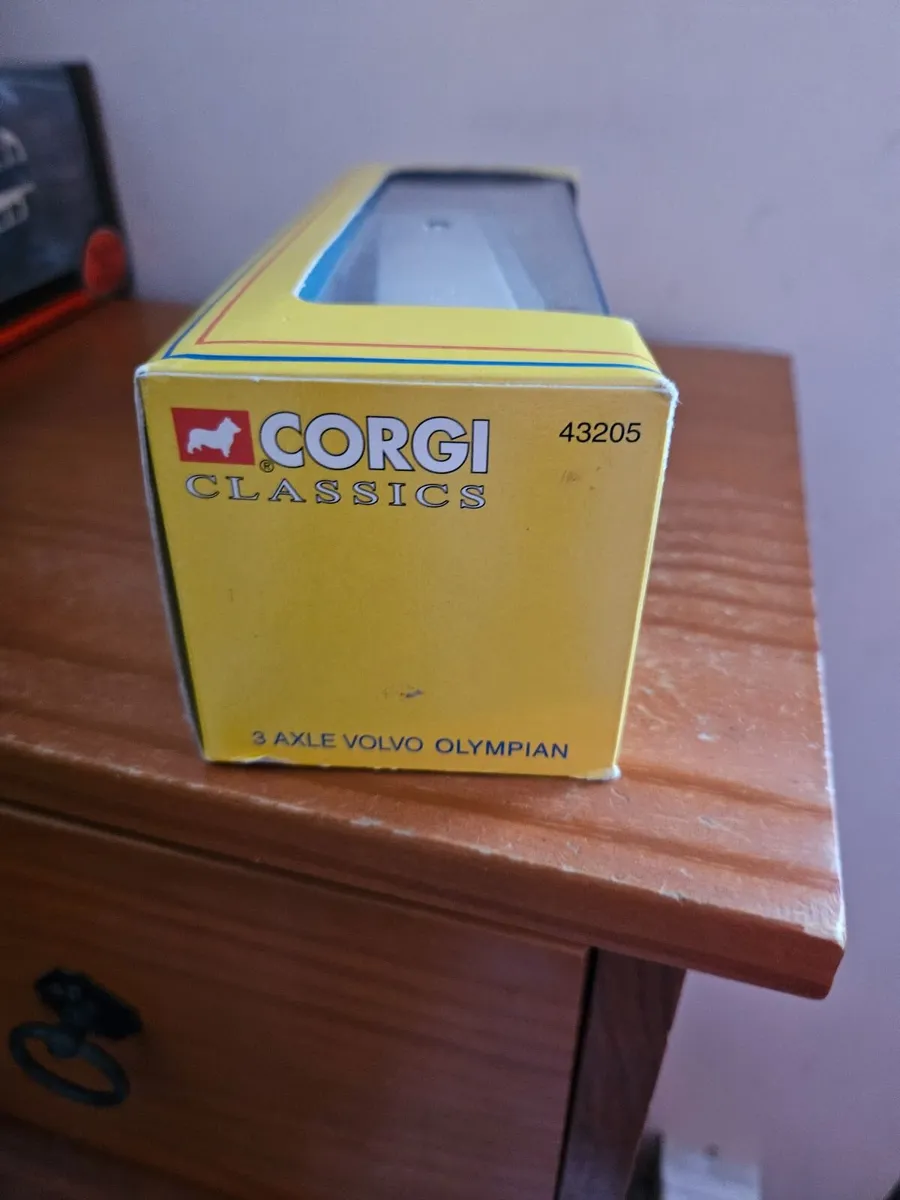 Corgi Bus - Image 2
