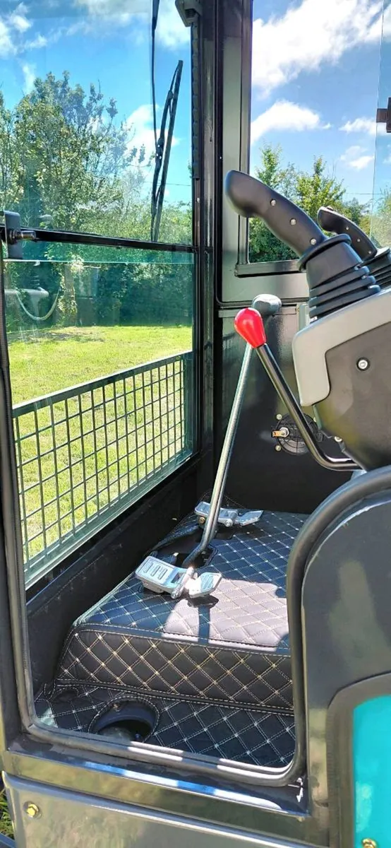 1.6 Ton Mini Digger Brand New - Image 3