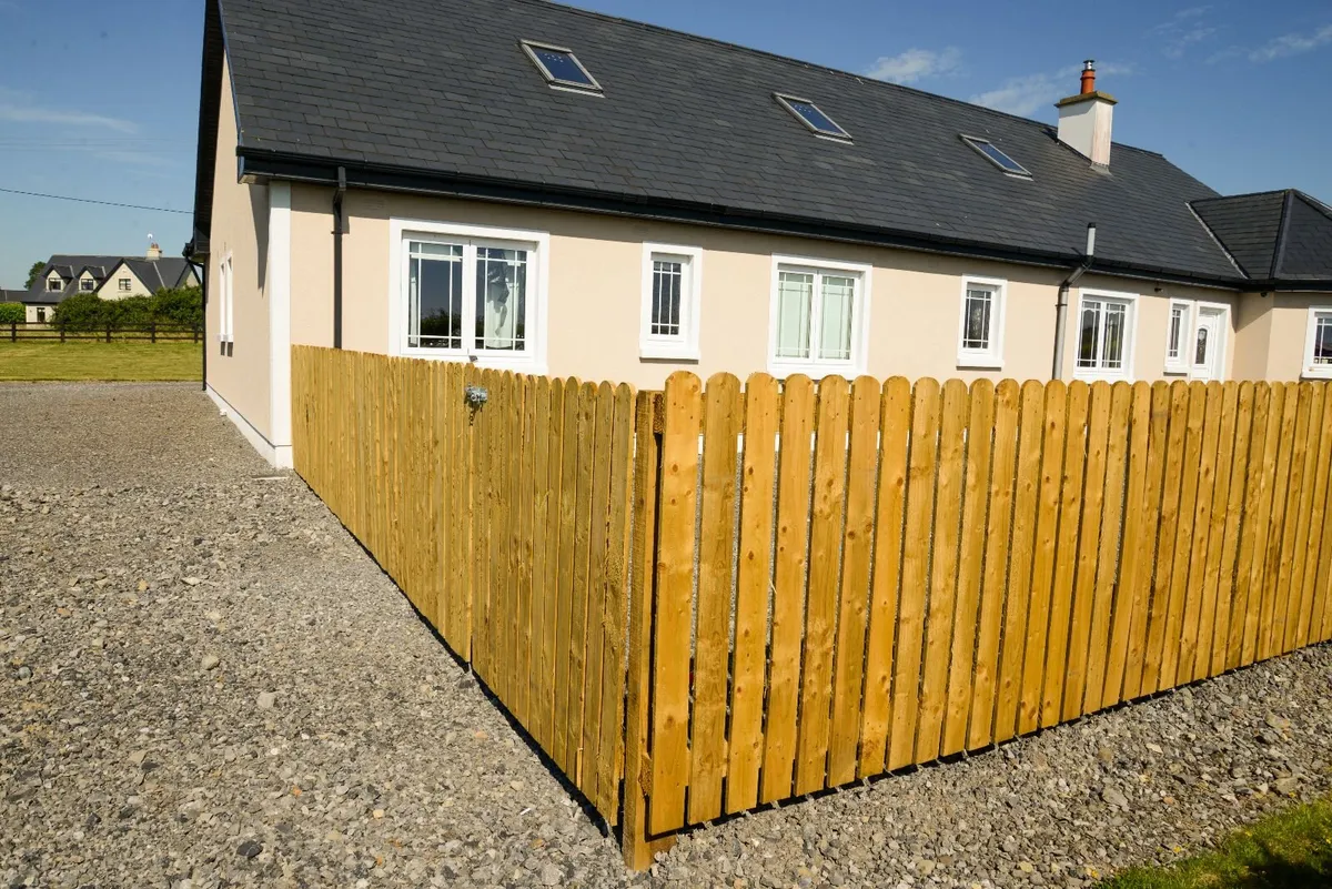 Picket Style Fencing - Image 1