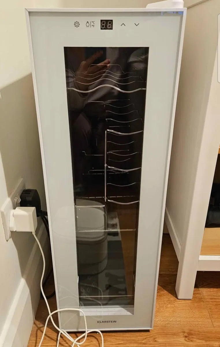 Wine cooler fridge - Image 1